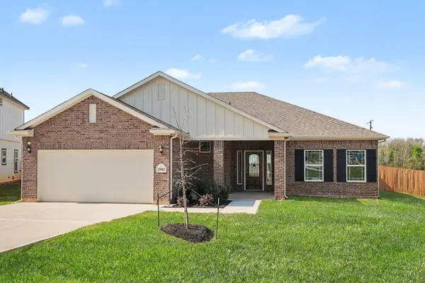12400 Hackberry Dr, Willis, TX 77318