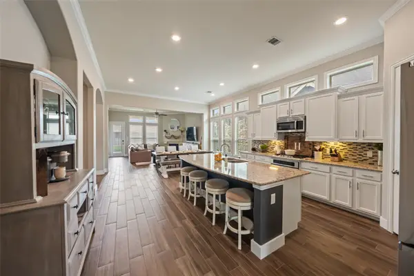 9319 Dochfour Lane, Tomball, TX 77375