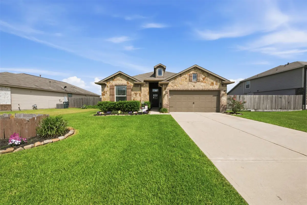 213 White Wing Lane, Sealy, TX 77474 - #1