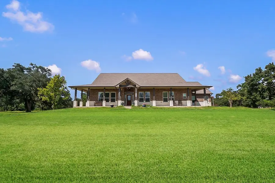 155 Horse Shoe Trail, Angleton, TX 77515 - #3