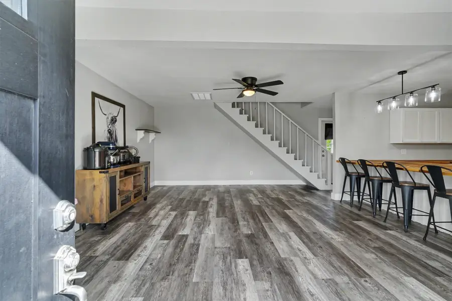 9406 Avenue E, Liverpool, TX 77577 - #2