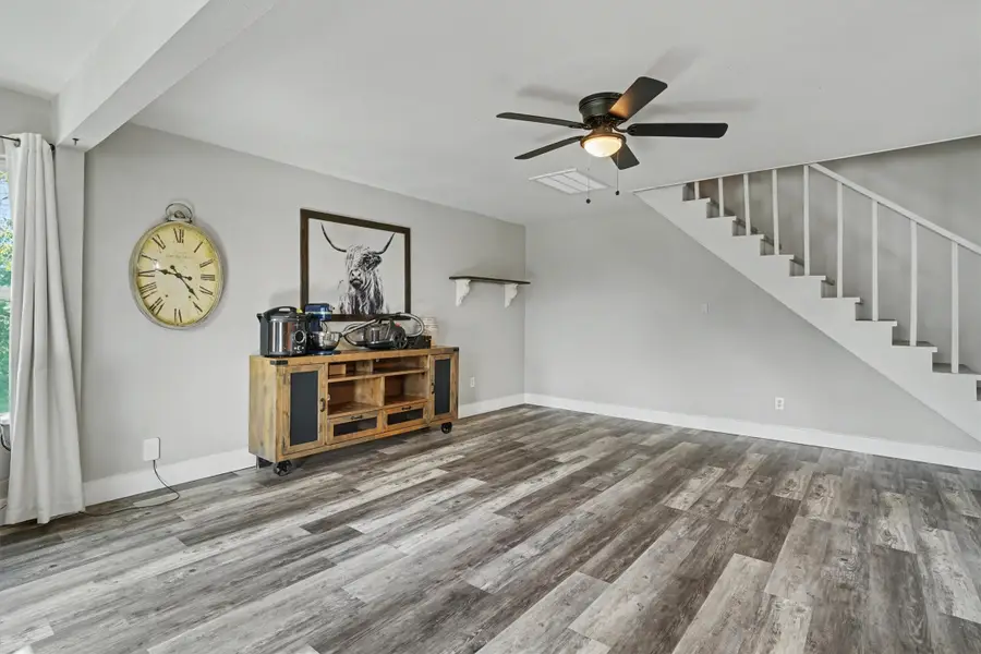 9406 Avenue E, Liverpool, TX 77577 - #3