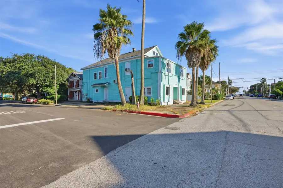 2025 Ave N 1/2, Galveston, TX 77550 - #3