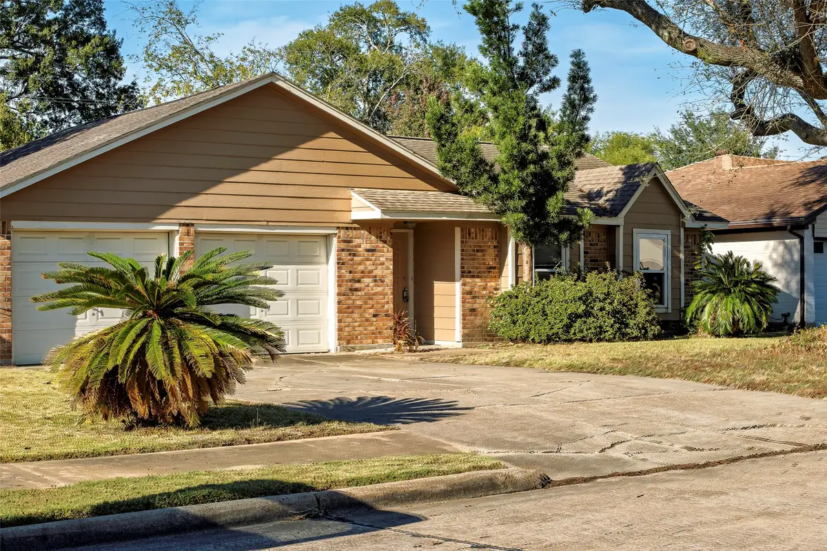 408 Travis Street, Webster, TX 77598 - Image #1