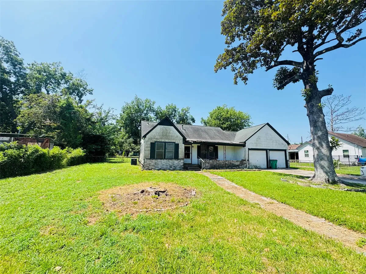 304 North Street, Baytown, TX 77520 - #1
