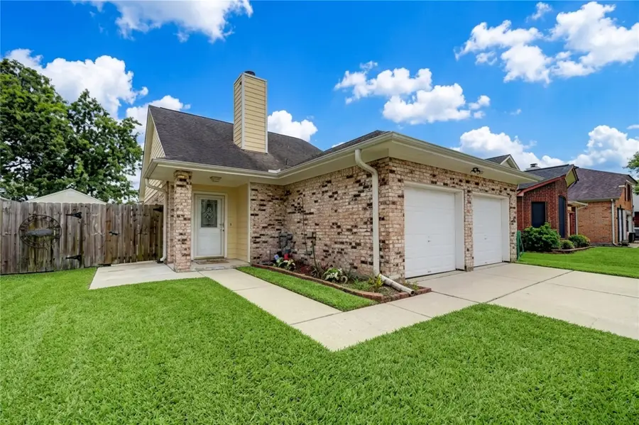 316 N Ranch House Road, Angleton, TX 77515 - #2