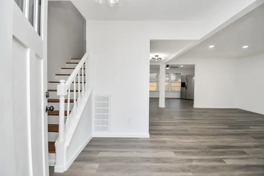 7022 Castleview Lane, Stafford Missouri City, TX 77489 - Image #2