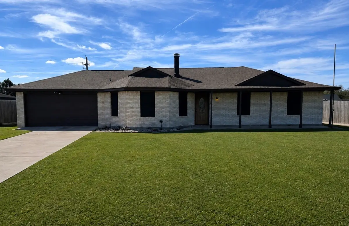 104 Wilham Street, Anahuac, TX 77514 - #1