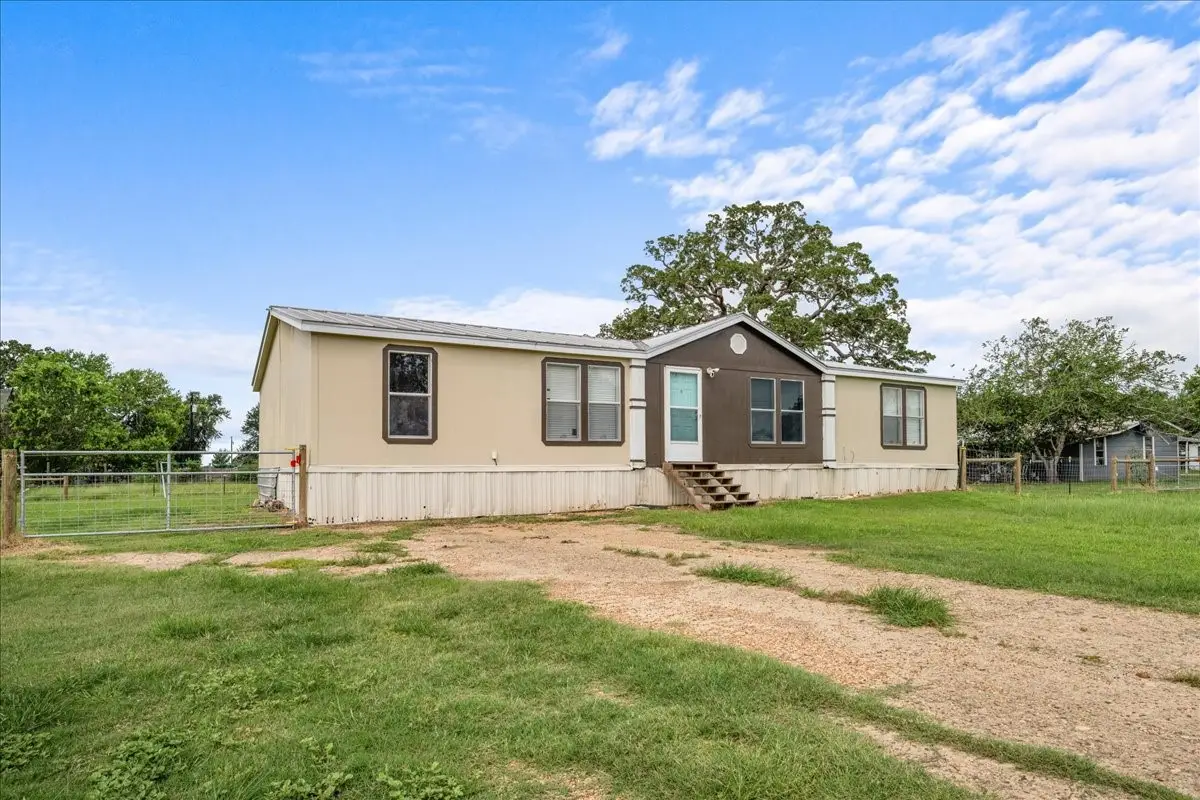 204 E Fayette Street, Ellinger, TX 78938 - #1