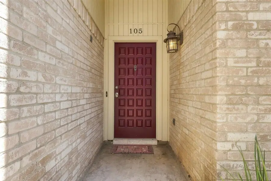 105 Perth Street, Victoria, TX 77904 - #2