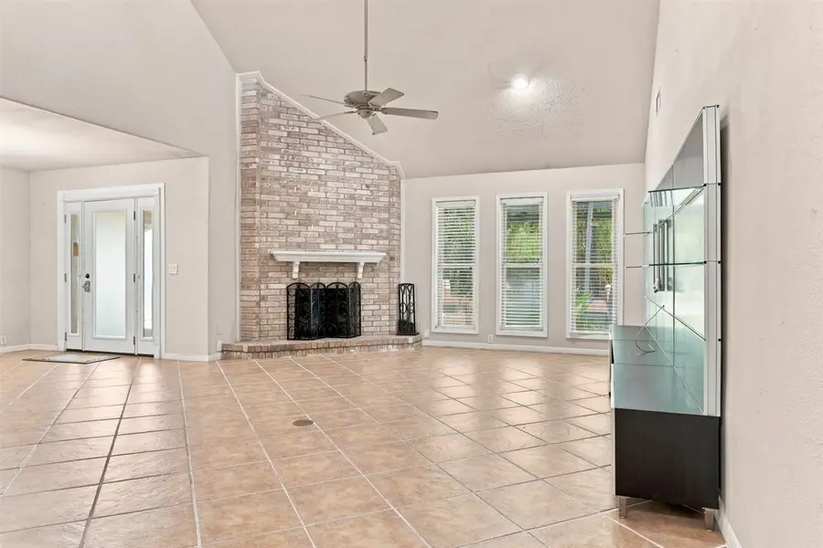 105 Perth Street, Victoria, TX 77904 - #3
