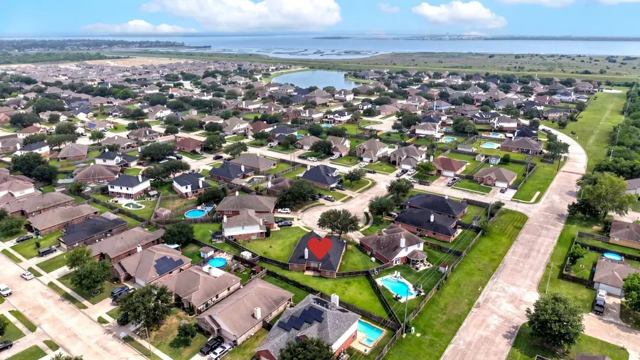 607 29th Avenue N, Texas City, TX 77590 - #3