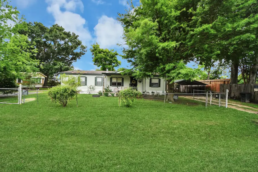 204 Edith Street, Highlands, TX 77562 - #2