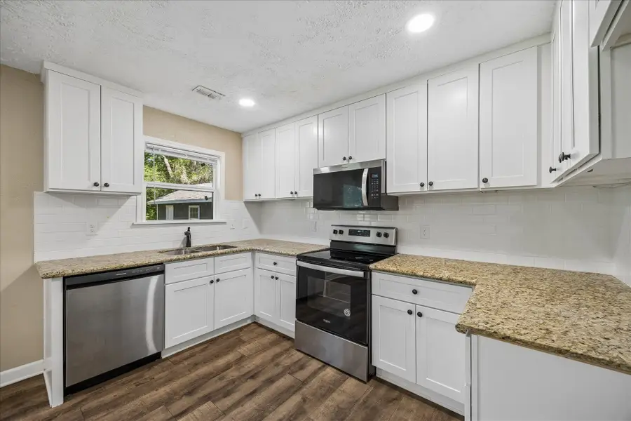 184 Hall Drive S, Montgomery, TX 77316 - #3