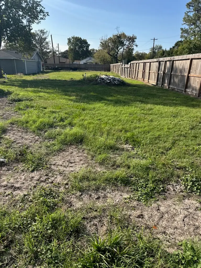 201 S 5th Street, Highlands, TX 77562 - Image #2