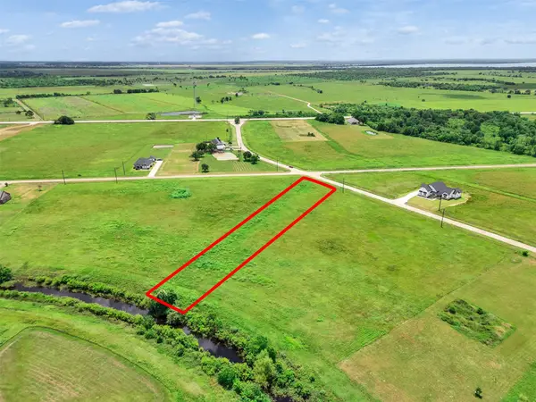 426 Chuckwagon Trail, Angleton, TX 77515