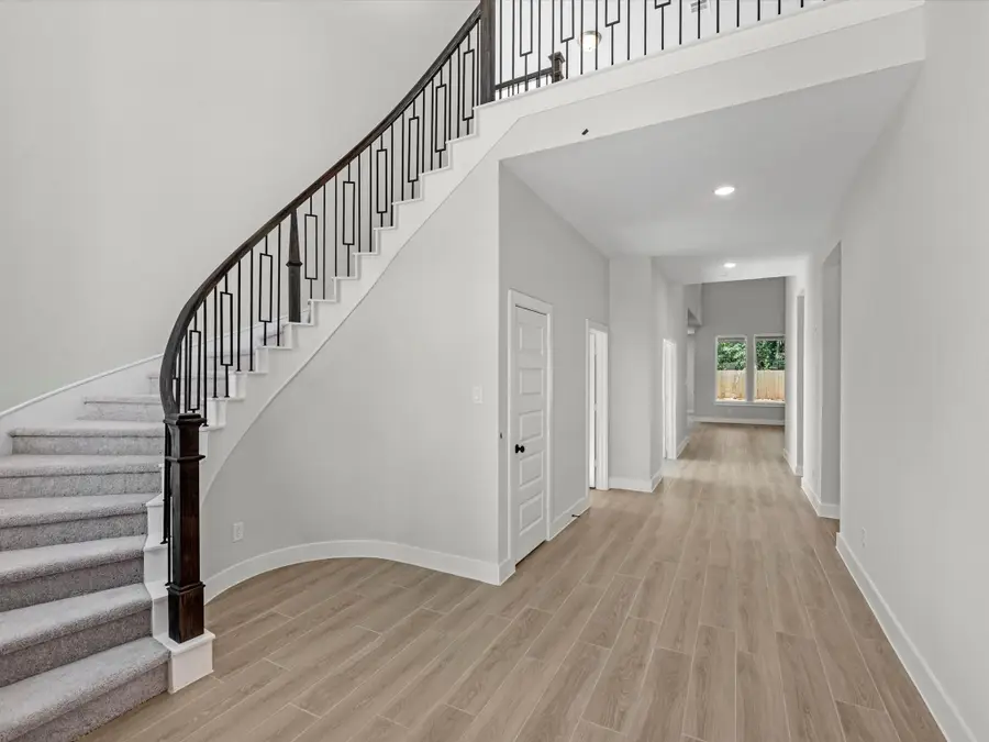 7066 North Lake Clopton Drive, Montgomery, TX 77316 - Image #2