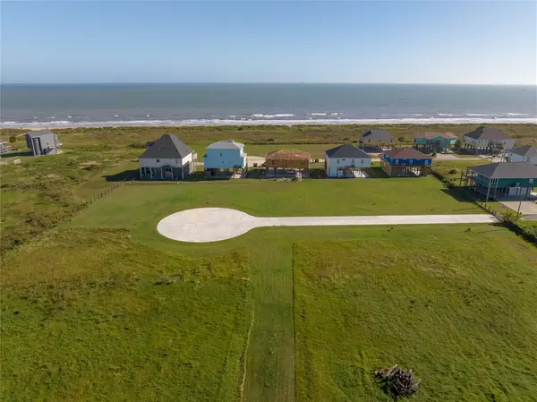 184 Ocean View Drive, Crystal Beach, TX 77650