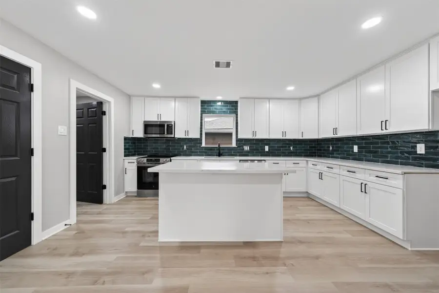 6026 Ridgeway Drive, Houston, TX 77033 - #2