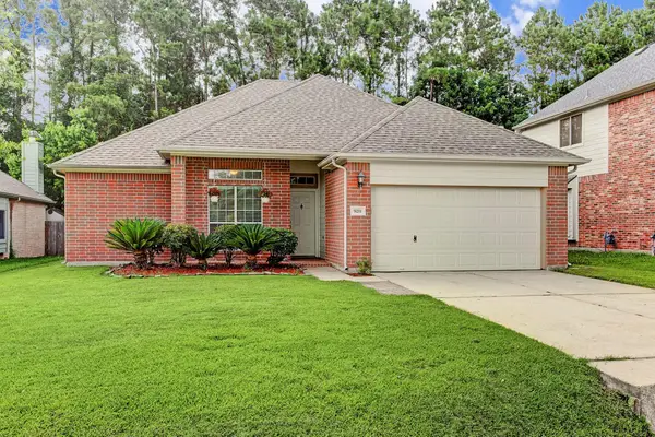 9211 Hidden Lake E, Magnolia, TX 77354