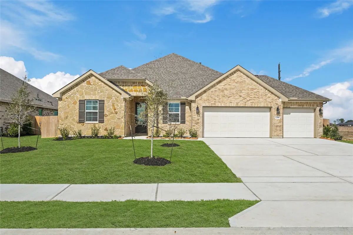 12123 Old Fashion Circle, Monterey Belvieu, TX 77535 - #1