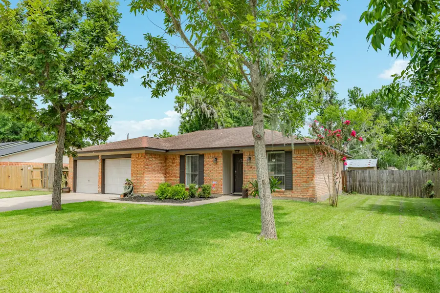 310 Dogwood Street, Lake Jackson, TX 77566 - #2