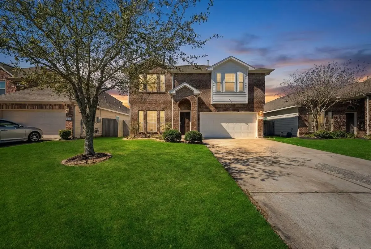 512 Forest Village Circle, La Marque, TX 77568 - #1