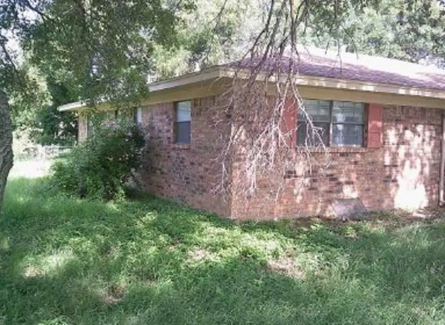 1200 Cliff Drive, Graham, TX 76450 - Image #2