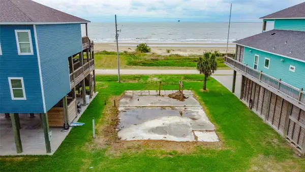 1337 Emerald Drive, Crystal Beach, TX 77650