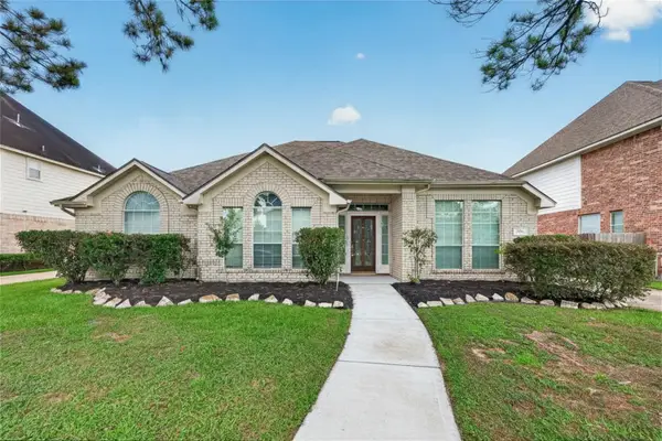 2726 Martinec Drive, Pearland, TX 77584