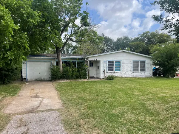 102 19th Avenue N, Texas City, TX 77590