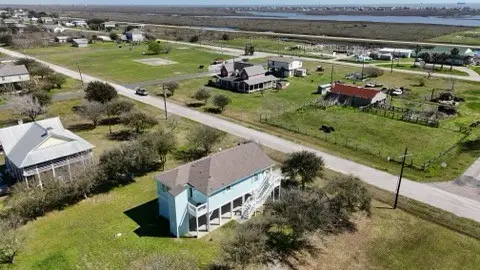 805 Nelson Avenue, Port Bolivar, TX 77650 - #3