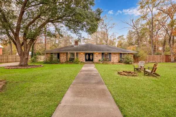 33 Little John Lane, Dayton, TX 77535