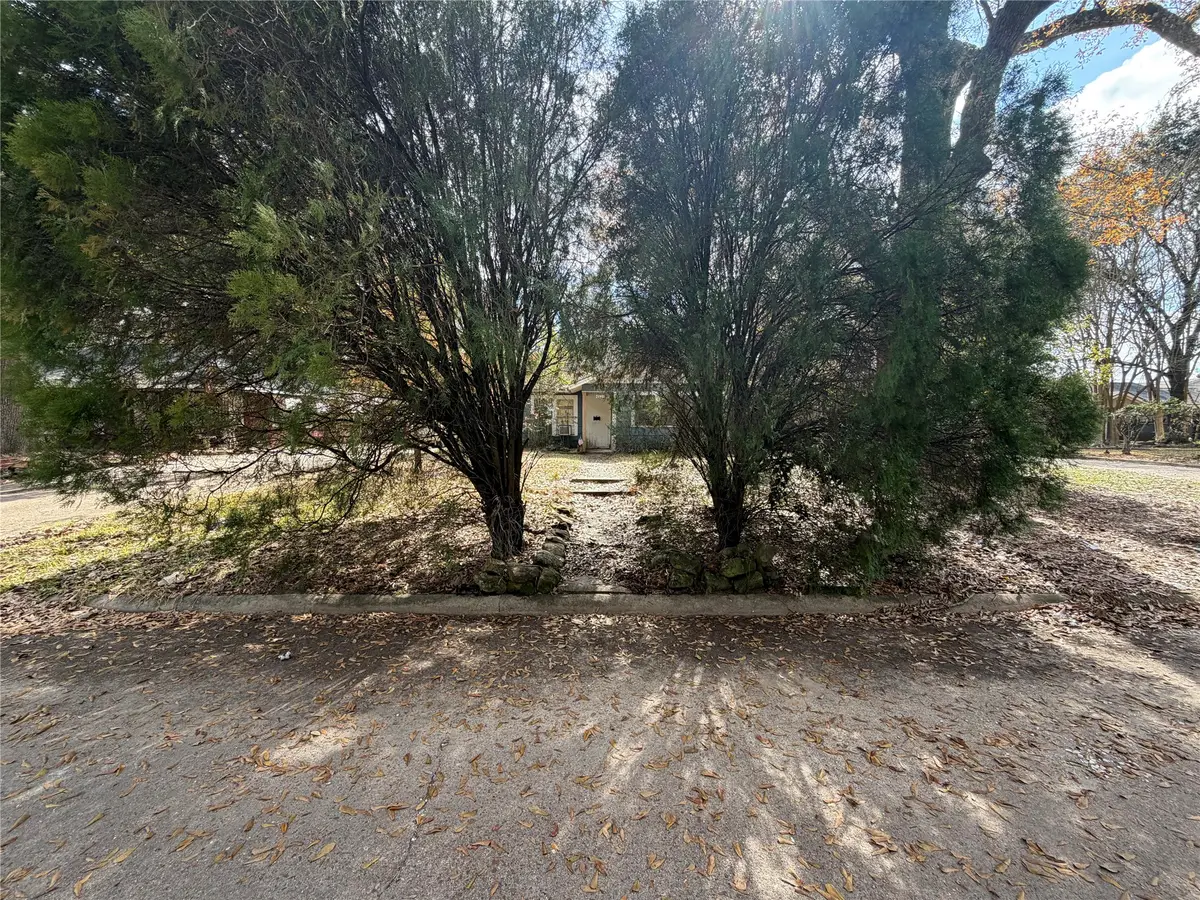 2740 Lakeview Circle, Beaumont, TX 77703 - #1