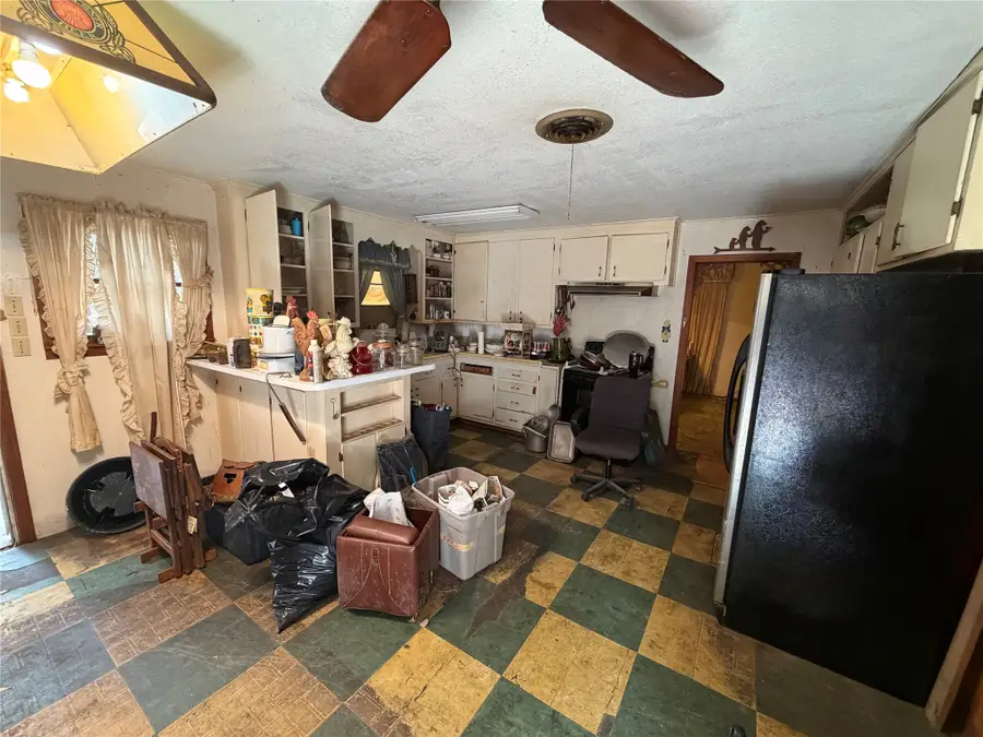 2740 Lakeview Circle, Beaumont, TX 77703 - #3