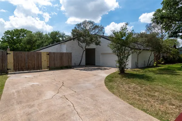 13607 Meisterwood Drive, Houston, TX 77065