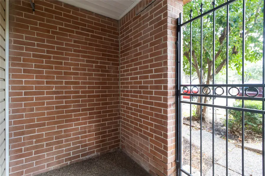 1404 Walnut Bend Lane #23, Houston, TX 77042 - Image #3