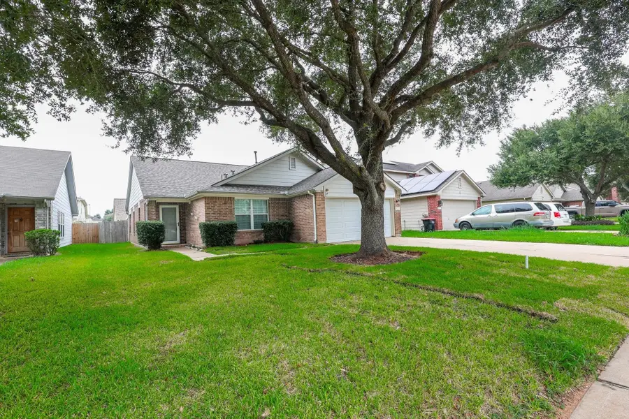 16526 Eaglewood Shadows Drive, Sugar Land, TX 77498 - #2