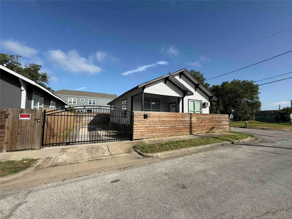 2400 Burkett Street, Houston, TX 77004 - #1