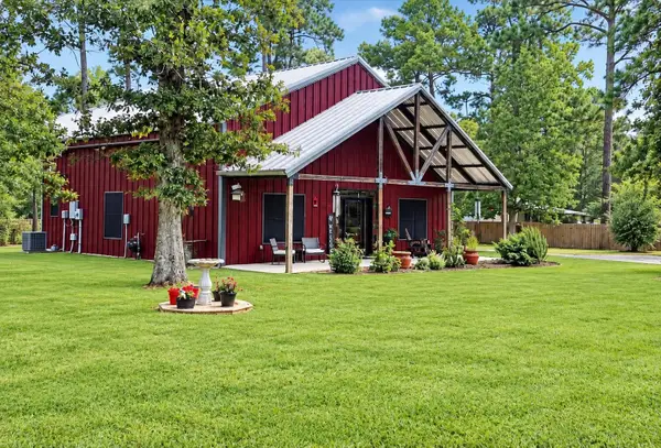 333 Edgewood, Onalaska, TX 77360