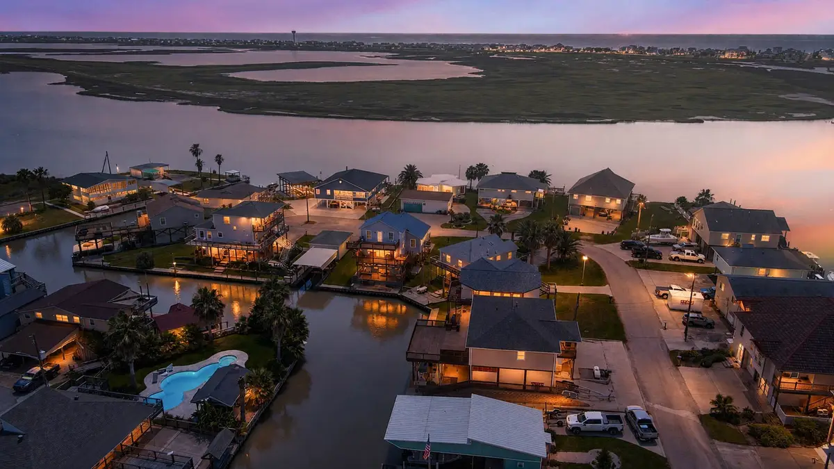 90 Dolphin Lane, Freeport, TX 77541 - #1