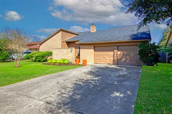 15818 Beechnut Street, Houston, TX 77083