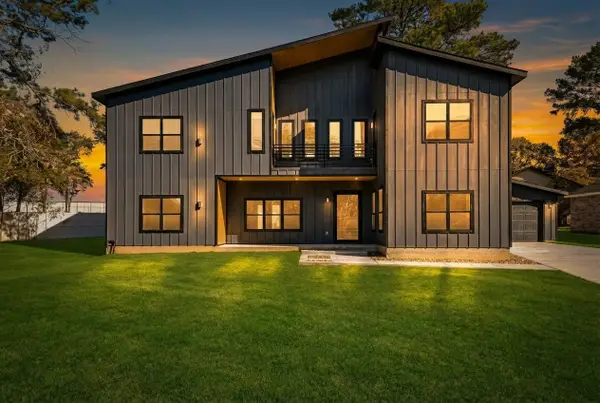 7292 Edgewater Drive, Willis, TX 77318