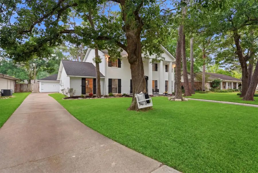 215 Whispering Oaks Drive, Seabrook, TX 77586 - #2