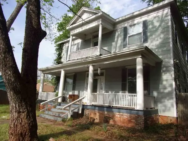 710 S Magnolia Street, Palestine, TX 75801