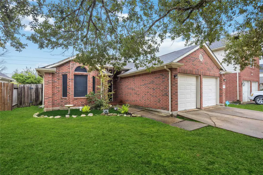 3947 Teal Run Meadows Drive, Fresno, TX 77545 - Image #2