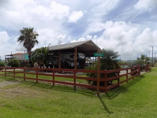 362 Blue Water Boulevard, Sargent, TX 77414
