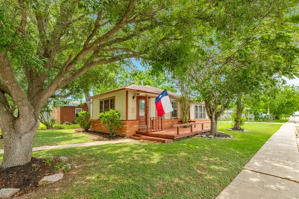 1331 W 8th Street, Freeport, TX 77541