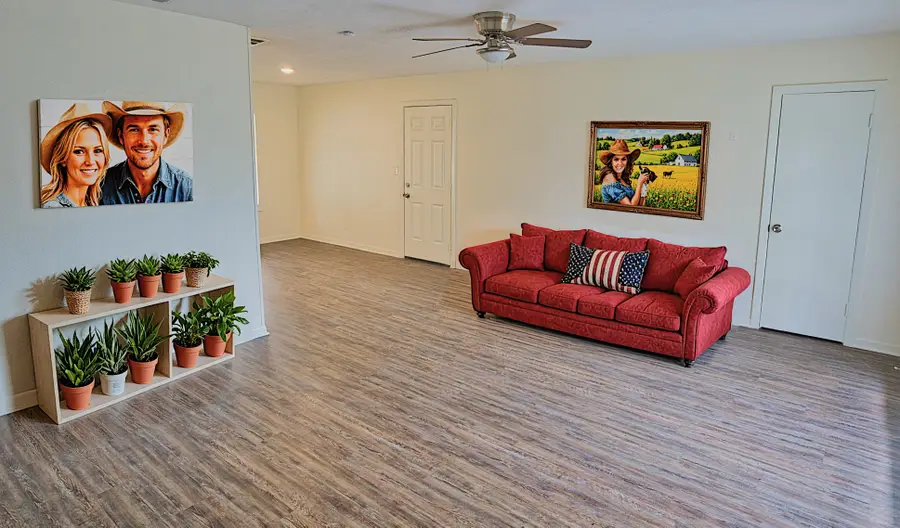 906 Avenue A, Sweeny, TX 77480 - Image #2