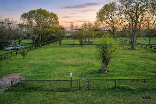 1003 Bowie Street, Baytown, TX 77520